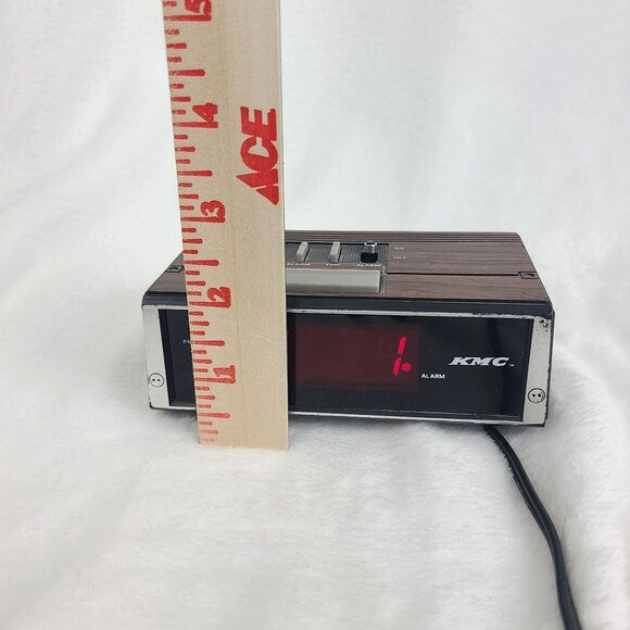 KMC 521 Alarm Clock Wood Grain Vintage Hong Kong Digital Display WORKS - Picture 10 of 11